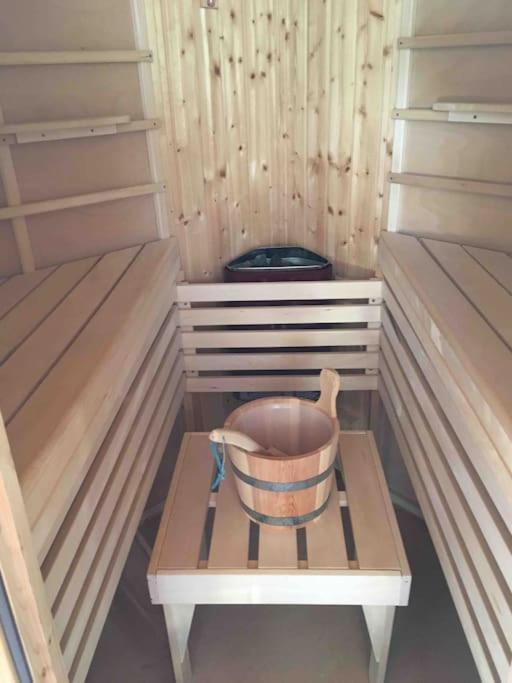 Chalet 2 Personnes Avec Jacuzzi Et Piscine Saisonniere Partagee Corcieux Extérieur photo