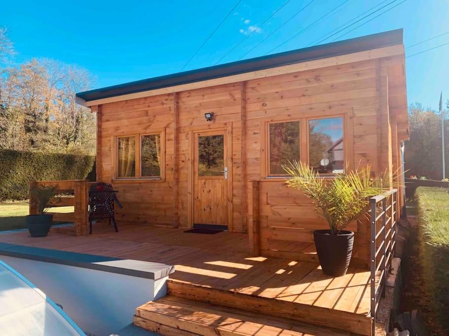 Chalet 2 Personnes Avec Jacuzzi Et Piscine Saisonniere Partagee Corcieux Extérieur photo